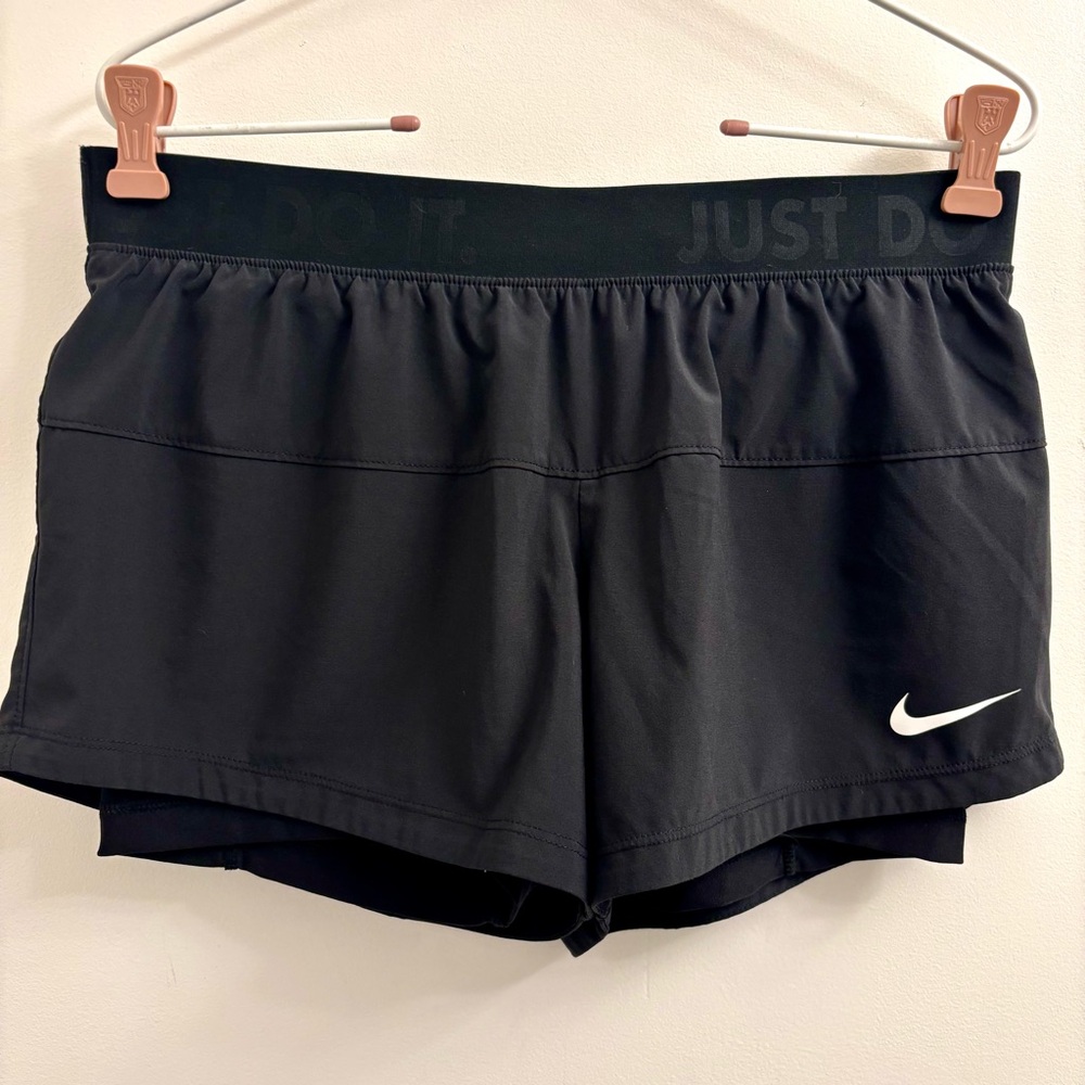 Nike Dri-Fit Women's Running Shorts Lined Medium Black Inseam 3.5” Gym Workout